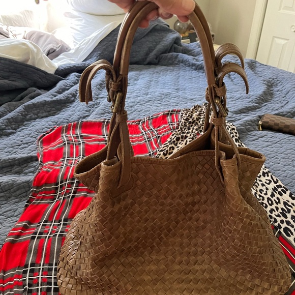Valentina NWOT Woven Leather bag. There are no marks, stains or scratches - Picture 8 of 14